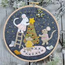 Load image into Gallery viewer, Corinne Lapierre - Applique Hoop Craft Kit - Christmas With The Mouse Family