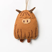 Load image into Gallery viewer, Corinne Lapierre - Felt Craft Mini Kit - Highland Cow