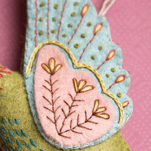 Load image into Gallery viewer, Corinne Lapierre - Mini Felt Craft Kit - Hummingbird