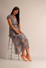 Load image into Gallery viewer, Lunar - Evie Leather Plimsoll in Coral