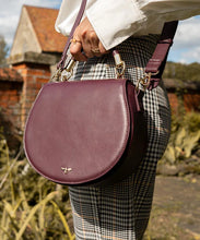 Load image into Gallery viewer, Fable - Saddle Bag - Burgundy