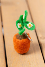 Load image into Gallery viewer, Lily & Me - Gardening Keyring Giftbox Assorted