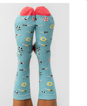 Load image into Gallery viewer, Lily & Me - Pool Swimmers Bamboo Socks Ocean