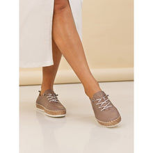 Load image into Gallery viewer, Lunar - Evie Leather Plimsoll in Taupe