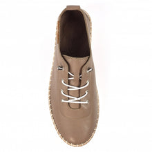 Load image into Gallery viewer, Lunar - Evie Leather Plimsoll in Taupe