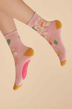 Load image into Gallery viewer, Powder - Ankle Socks - Tropical Flora Petal