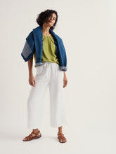 Load image into Gallery viewer, Sea Salt - Appletree T-Shirt in Avocado