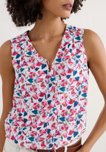 Load image into Gallery viewer, Sea Salt - Cobbs Well Top in Parasol Floral Chalk