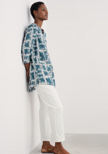 Load image into Gallery viewer, Sea Salt - Op Art Tunic in Abstract Lines Chalk