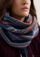Load image into Gallery viewer, Sea Salt - Touchstone Snood Star in Jasmine Coal Jetty Mix