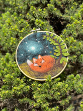 Load image into Gallery viewer, The Crafty Kit Company - Sleepy Fox In A Hoop - Needle Felting Kit