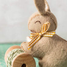 Load image into Gallery viewer, Corinne Lapierre - Felt Craft Kit - Bunnies