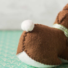 Load image into Gallery viewer, Corinne Lapierre - Felt Craft Kit - Bunnies