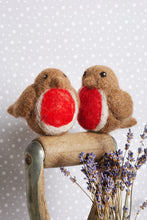 Load image into Gallery viewer, Hawthorn Handmade - Robins Needle Felt Kit