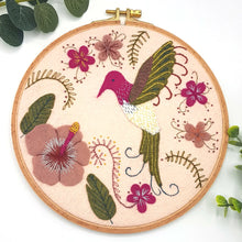 Load image into Gallery viewer, Corinne Lapierre - Applique Hoop Craft Kit Hummingbird
