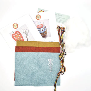 Corinne Lapierre - Mini Felt Craft Kit - Scissors Pouch & Pin Cushion