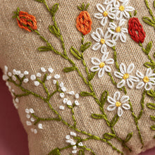 Load image into Gallery viewer, Corinne Lapierre - Linen Lavender Bag Embroidery Kit - Bee
