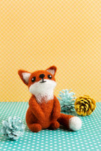 Load image into Gallery viewer, Hawthorn Handmade - Fox Cub Mini Needle Felting Kit
