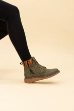 Load image into Gallery viewer, Lunar - California Wide Fit Boot in Olive
