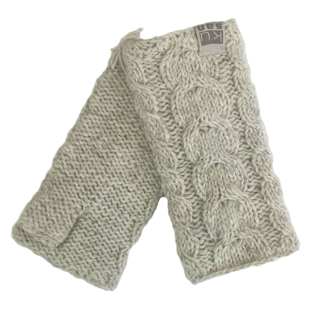 Kusan - Cable Knit Handwarmers - Oatmeal