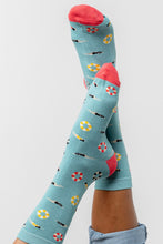 Load image into Gallery viewer, Lily &amp; Me - Pool Swimmers Bamboo Socks Ocean
