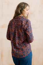 Load image into Gallery viewer, Lily &amp; Me - Leafwork Beech Shirt in Navy
