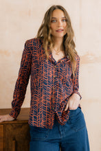 Load image into Gallery viewer, Lily &amp; Me - Leafwork Beech Shirt in Navy
