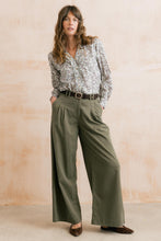Load image into Gallery viewer, Lily &amp; Me - Painters Posy Frida Blouse in Antique Pink
