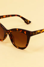 Load image into Gallery viewer, Powder - Nadia Sunglasses - Tortoiseshell
