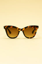 Load image into Gallery viewer, Powder - Nadia Sunglasses - Tortoiseshell
