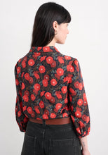 Load image into Gallery viewer, Sea Salt - 3/4 Embrace Shirt in Grass Meadow Maritime
