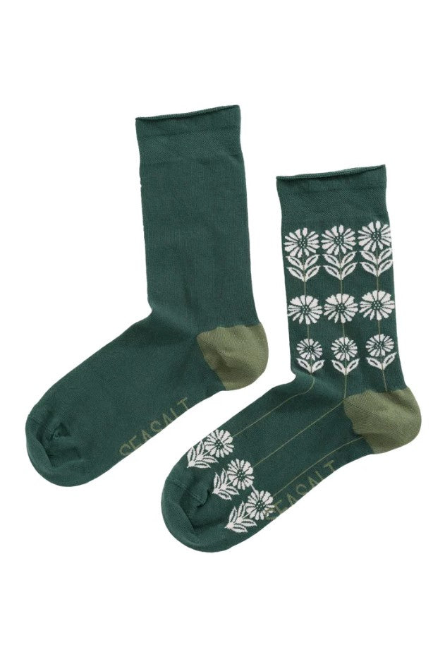 Sea Salt - Womens Arty Socks in Daisy Lines Dark Forage