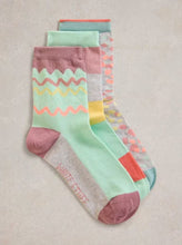 Load image into Gallery viewer, White Stuff - 3 Pack Squiggle Ankle Socks in Pink Multi
