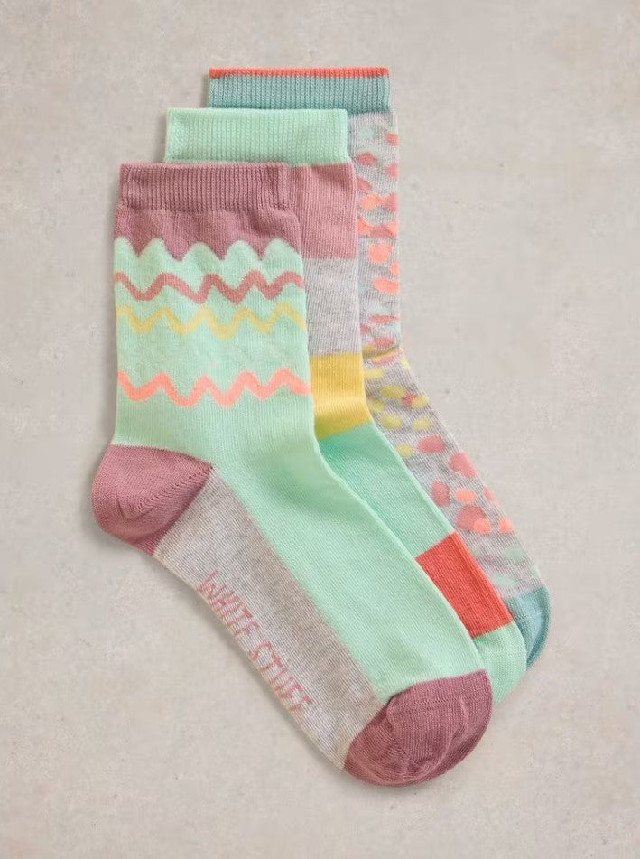 White Stuff - 3 Pack Squiggle Ankle Socks in Pink Multi