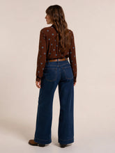 Load image into Gallery viewer, Brakeburn - Orfelia Blouse in Brown
