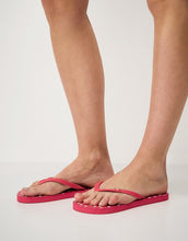 Load image into Gallery viewer, Crew Clothing - Flip Flops in Red Polka Dot
