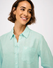 Load image into Gallery viewer, Crew Clothing - Relaxed Fit Linen Blend Shirt in Turquoise
