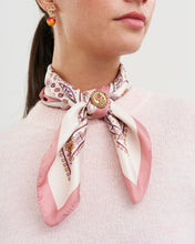 Load image into Gallery viewer, Fable - Eve Floral Brooch
