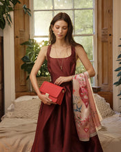 Load image into Gallery viewer, Fable - Foldover Bag in Red
