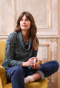 Lily & Me - Relaxed Everyday Jumper Budling Print in Sea Mist