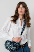 Load image into Gallery viewer, Lily &amp; Me - Wayfaring Blouse Plain Check in White
