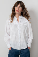 Load image into Gallery viewer, Lily &amp; Me - Wayfaring Blouse Plain Check in White
