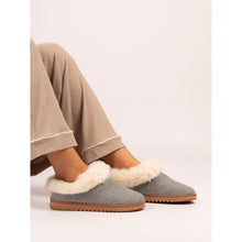 Load image into Gallery viewer, Lunar - Cranbrook Slipper in Grey
