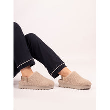 Load image into Gallery viewer, Lunar - Naples Slipper in Beige
