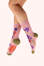 Load image into Gallery viewer, Powder - Floral Spray Ankle Socks in Candy
