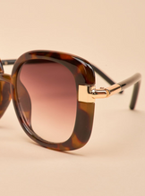 Load image into Gallery viewer, Powder - Paige Sunglasses - Mahogany
