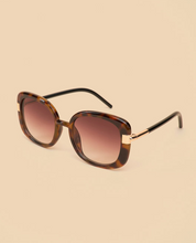 Load image into Gallery viewer, Powder - Paige Sunglasses - Mahogany
