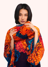 Load image into Gallery viewer, Powder - Quilted Velvet Washbag in Chrysanthemum

