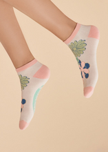 Load image into Gallery viewer, Powder - Trainer Socks - 70s Kaleidoscope Floral in Coconut
