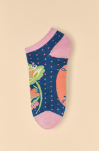 Load image into Gallery viewer, Powder - Trainer Socks - Scandinavian Stems Navy
